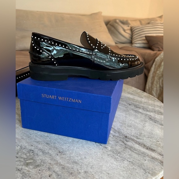 Parker Lift Mini Pearl Loafer in Black Patent
Stuart Weitzman - Picture 6 of 8